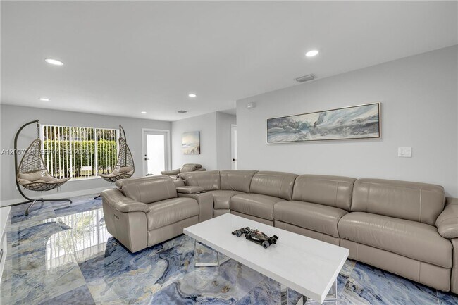 Building Photo - 10350 SW 48th St