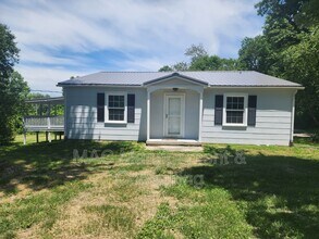 Building Photo - 1067 Crescent Dr