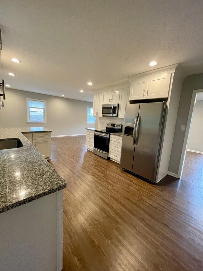 Photo - 111 Frederick Dr House