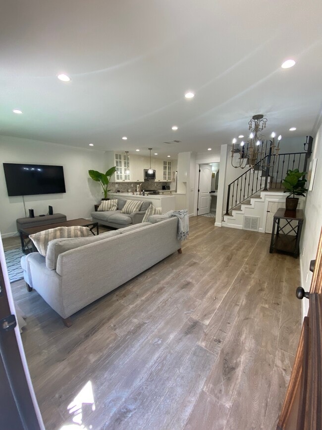 Open floor plan - 8601 Sunland Blvd