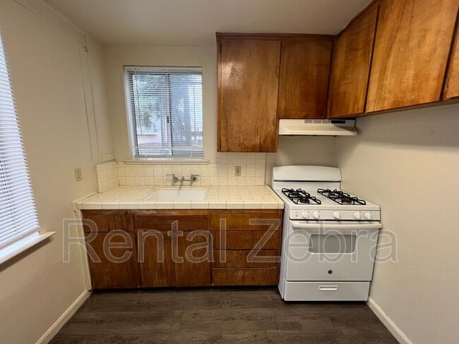 Foto del edificio - 230 W 21st St