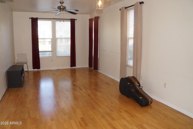 Foto del edificio - 706 E Washington St