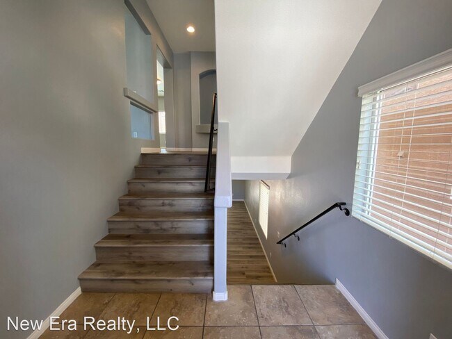 Building Photo - 5 br, 3.5 bath House - 6725 Bel Canto Ct