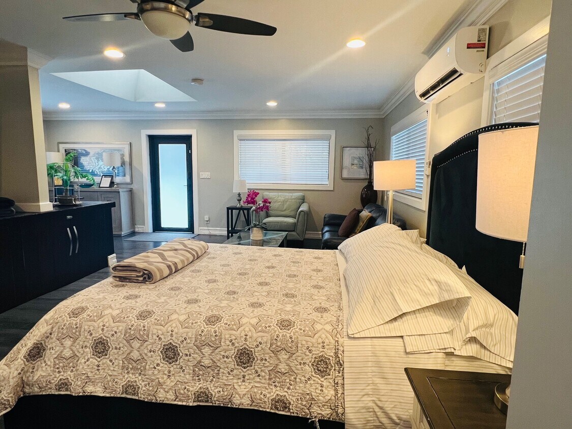 Foto principal - 2120 SW 28th Ter
