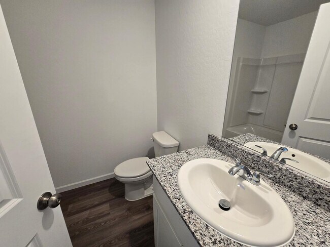 Foto del edificio - 736 Dylan Ct