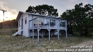 Building Photo - 560 Mountain Dr