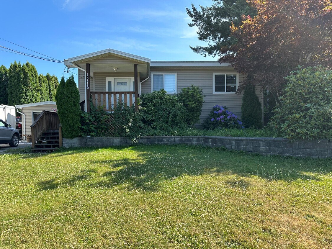45640 Newby Dr, Chilliwack, BC V2R 1N1 House for Rent in Chilliwack