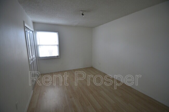 Foto del edificio - 2773 L B McLeod Rd