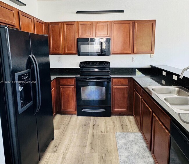Foto del edificio - 10800 NW 88th Terrace