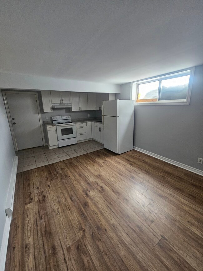 Photo du bâtiment - 12 Harry Crescent