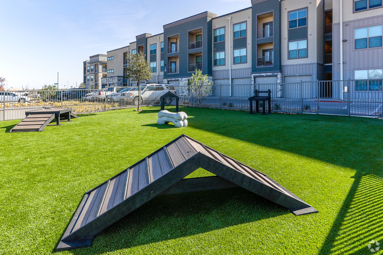 Primary Photo - Lofts at Allen Ridge