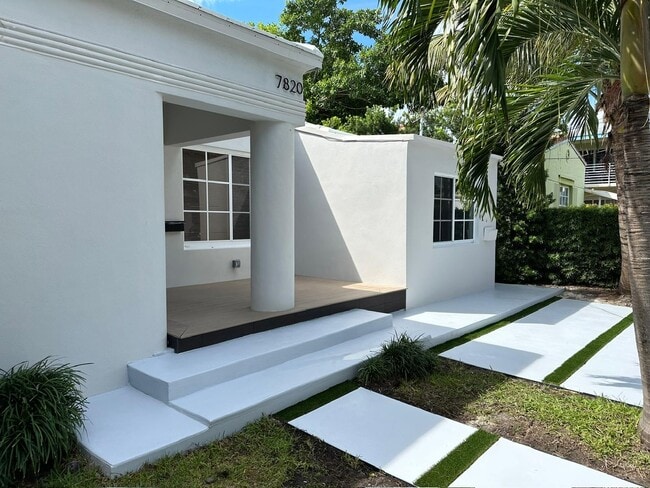 Front Entrance - 7820 Carlyle Ave