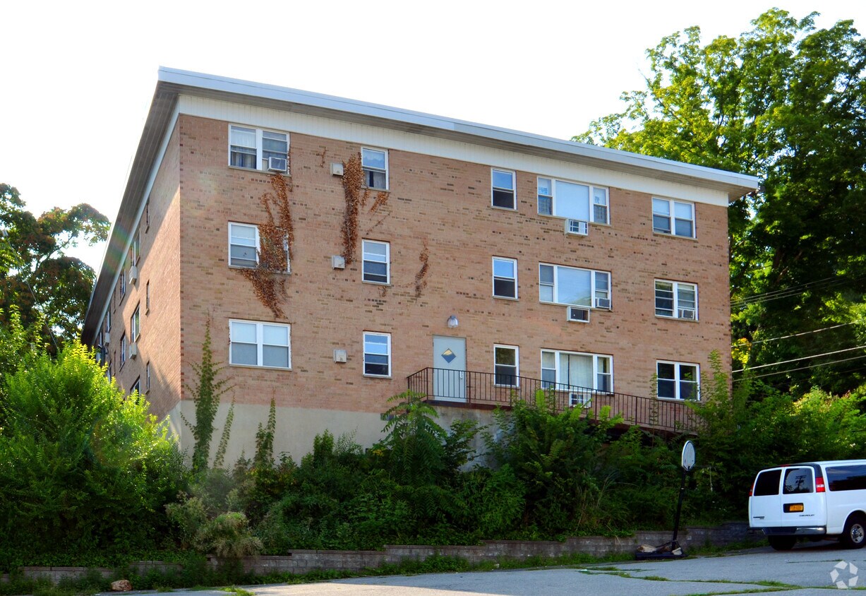 Building Photo - 35 Oak St