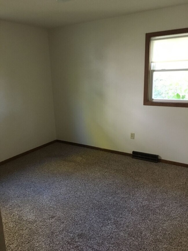 Foto del edificio - 3 Bed 1 Bath
