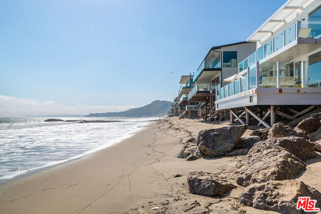 Foto del edificio - 25212 Malibu Rd