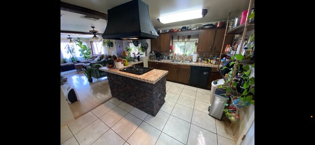 Building Photo - 7218 Toll Dr