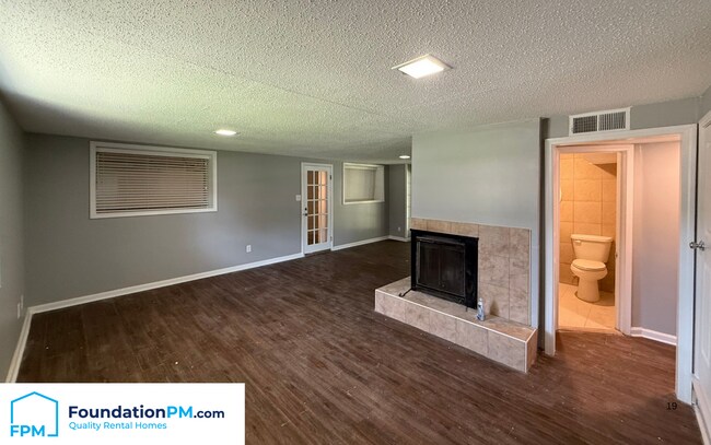 Foto del edificio - 716 Brownlee Rd
