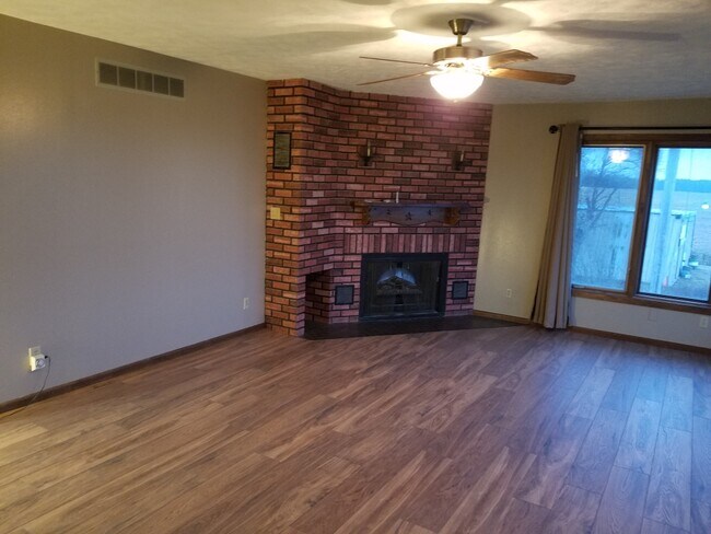 Living room - 5739 G Rd
