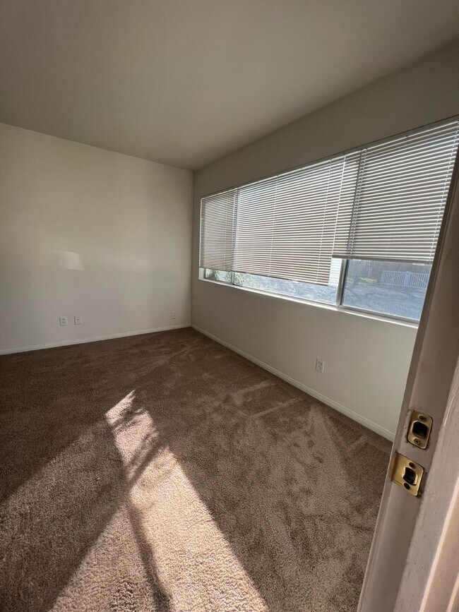 Foto del edificio - 3BR/1BA Single Family Home (920 SF)