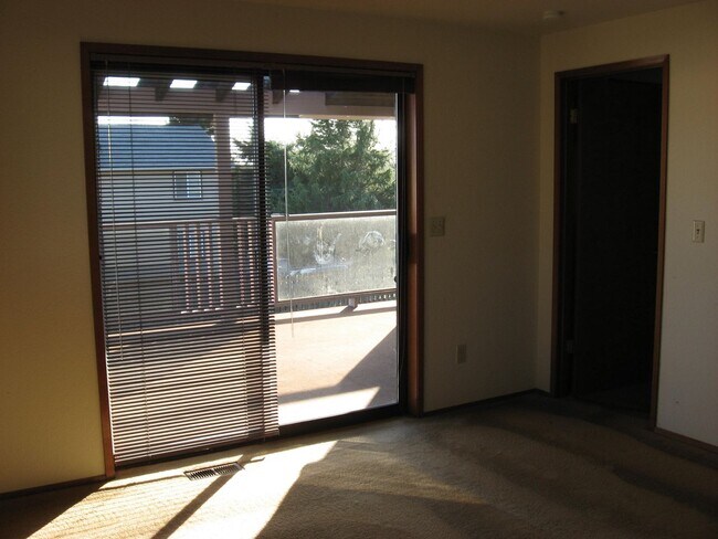 Foto del edificio - 824 SE Jensen St