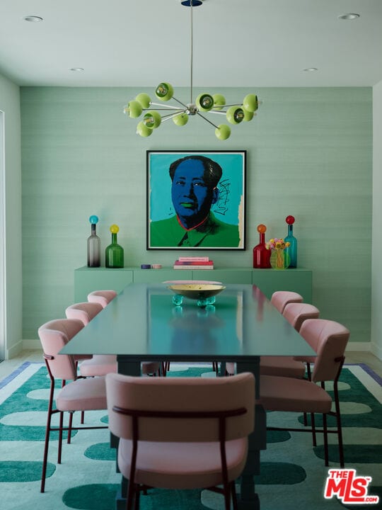 Foto del edificio - 661 Doheny Rd