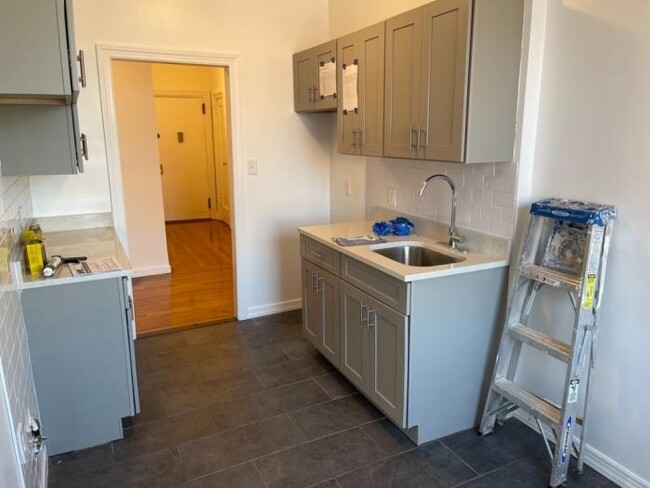 Foto del edificio - 1 bedroom in BRONX NY 10468