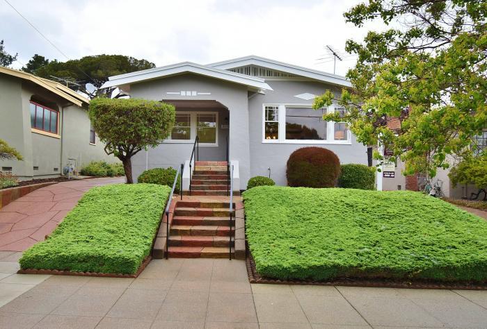 Primary Photo - 3 bedroom in Oakland CA 94602