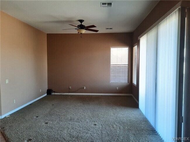 Building Photo - 2821 Esmerelda Dr