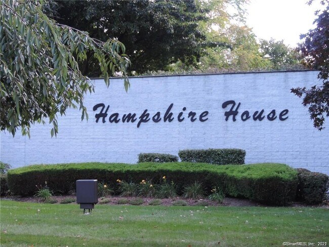 Foto del edificio - 887 Farmington Ave