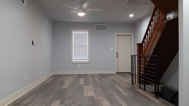 Building Photo - 5430 Delancey St