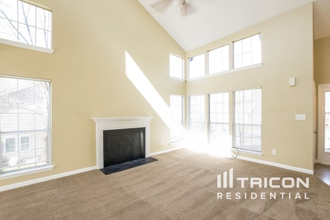Building Photo - 5407 River Falls Dr