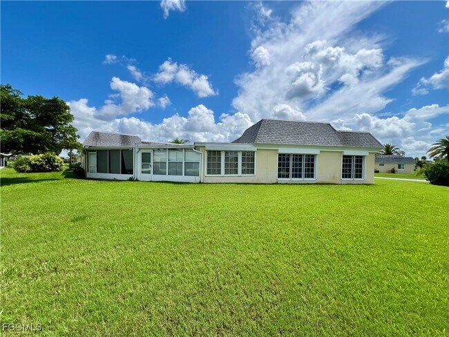 Foto del edificio - 10 Regency Ct