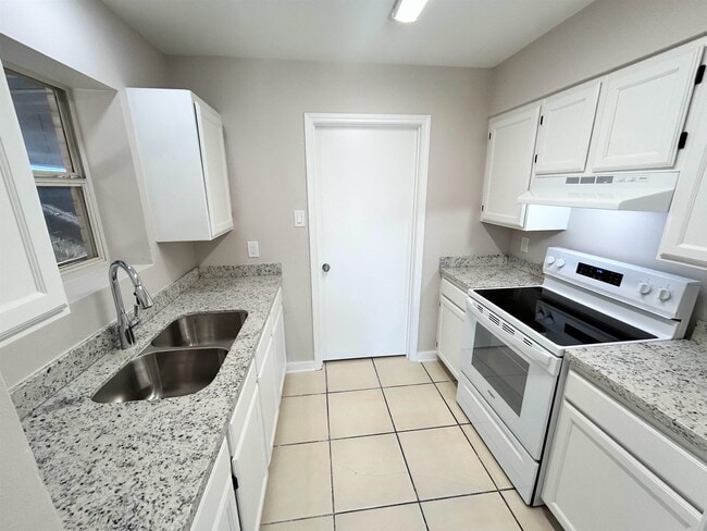 Foto del edificio - 9108 Tundra Ave
