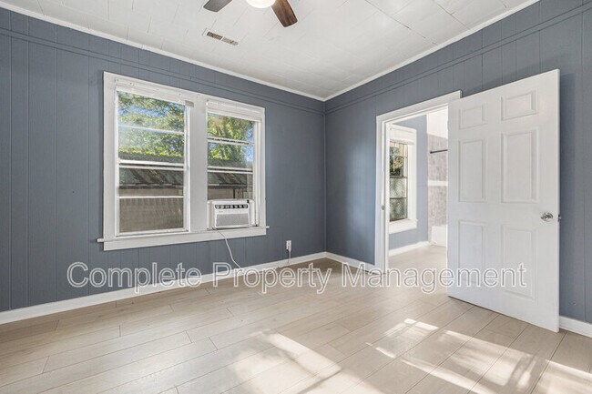 Foto del edificio - 5906 5th St S