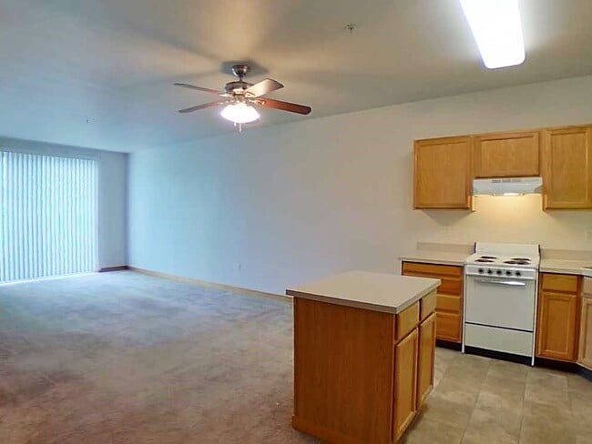 Viviendo - 1415 SW Alder St