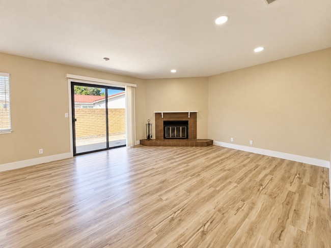 Building Photo - 2619 Village Ct
