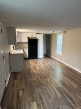 Building Photo - 105 Langford Dr