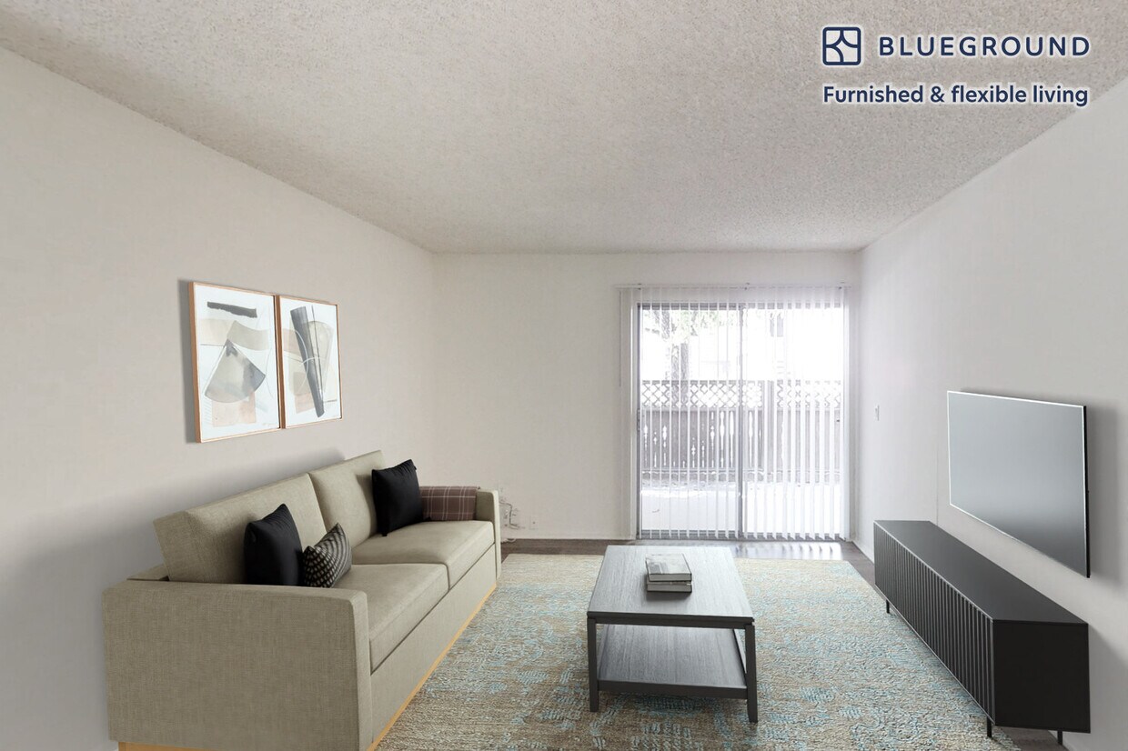 Foto principal - 6700 Warner Ave