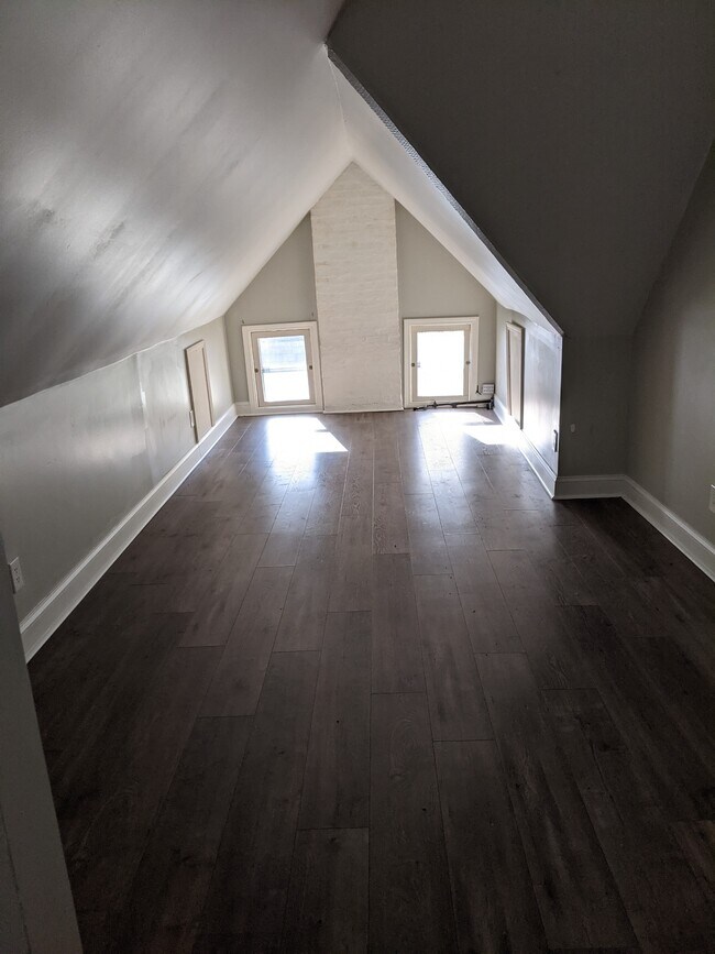 Building Photo - 1324 Highland Ave