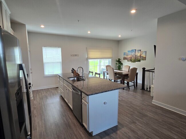 Foto del edificio - 1066 Rosecroft Ln