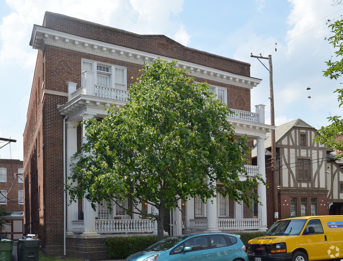 Primary Photo - 706 N Arthur Ashe Boulevard