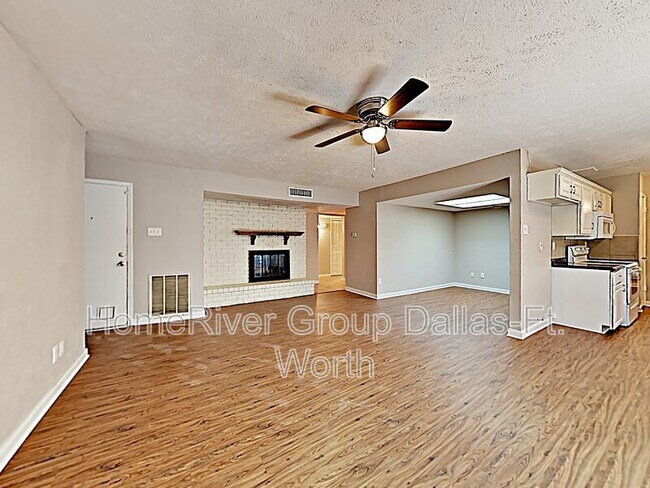 Foto del edificio - 5117 Bartlett Dr