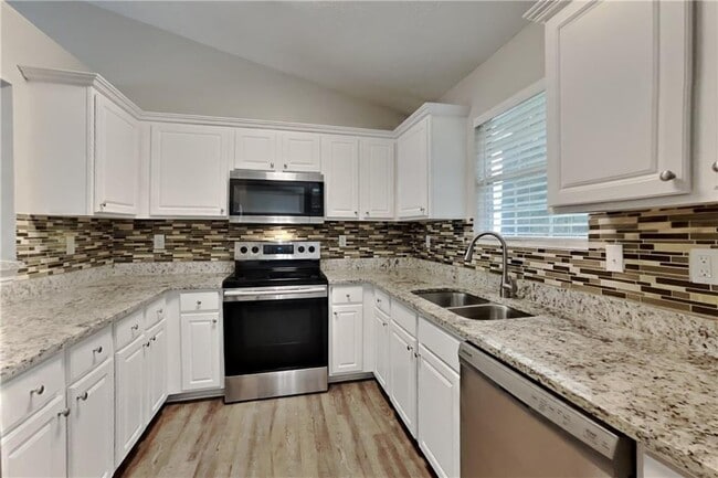 Building Photo - 820 Tradd Ct