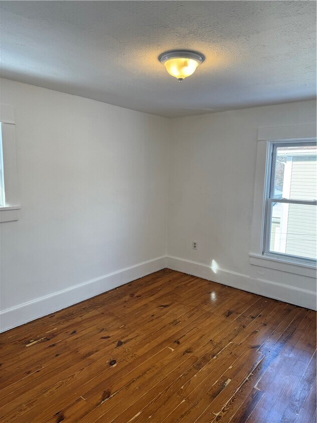 Foto del edificio - 459 Brainard Pl