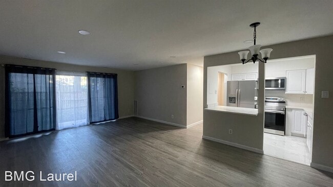 Building Photo - 1 br, 1 bath House - 10108 Campus Way S  (...