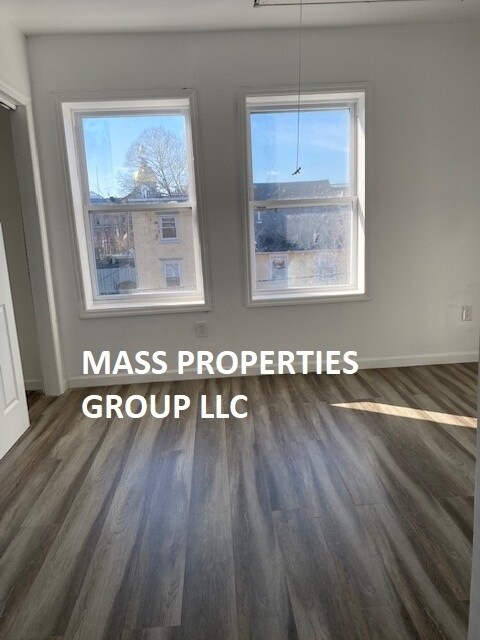 Primary Photo - 142 W Hanover St