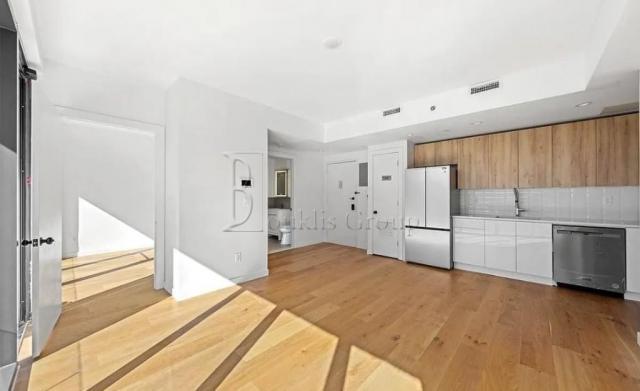 Building Photo - 2 bedroom in ASTORIA NY 11102