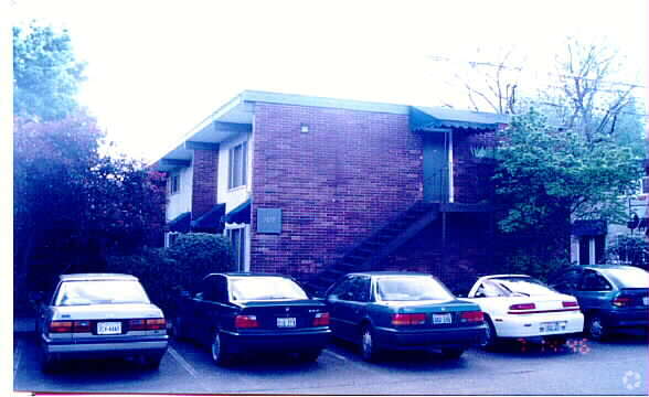 Building Photo - 3615 & 3621 Town Home Apartments