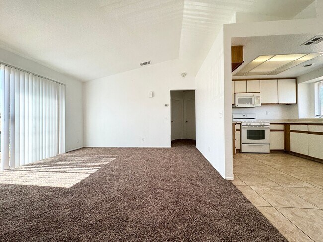 Foto del edificio - 79560 Ave 42