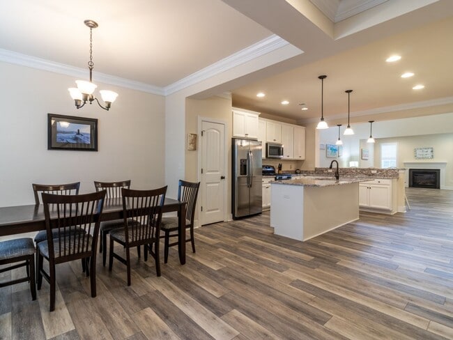 Building Photo - Spacious Furnished 4BR Townhome with First-Floor Owner’s Suite Near Rehoboth Beach - Sawgrass